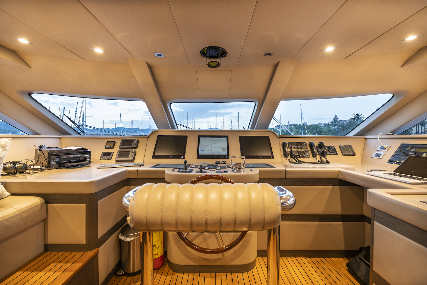 Wheelhouse Image Gallery NIKCA Yacht Maiora 27 Wheelhouse Wheelhouse banquette seating
